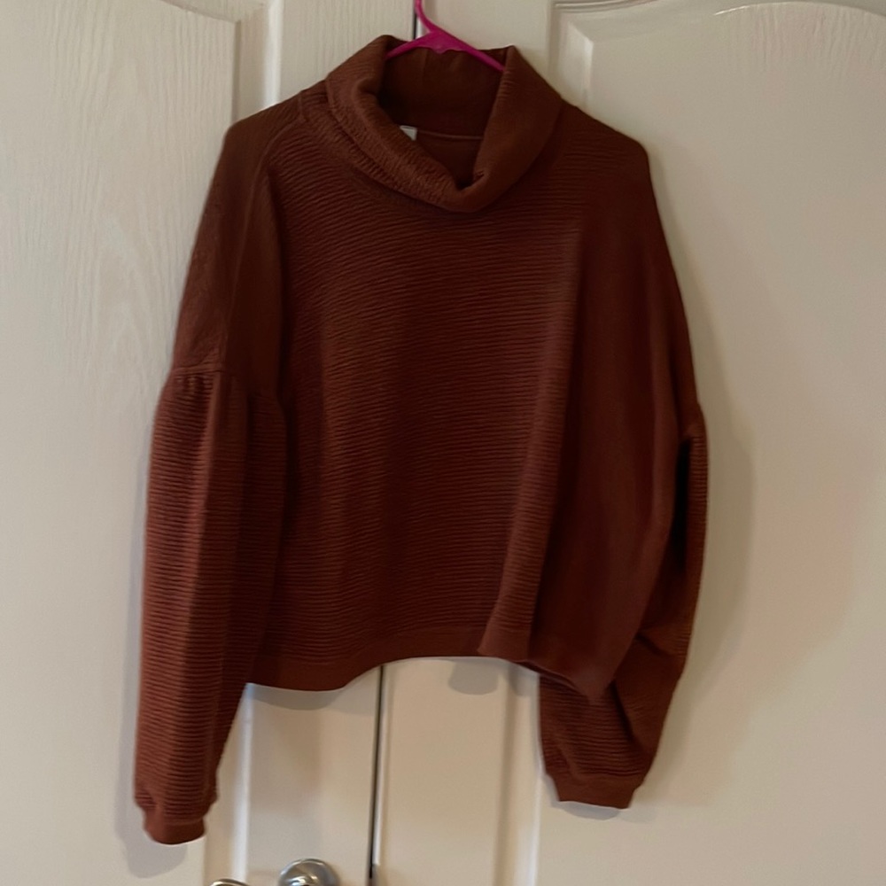 EUC lululemon sweatshirt m/l